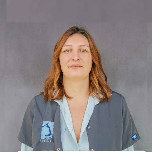Photo de profil d'une hôtesse d'accueil du CHV Frégis.