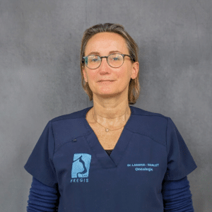 Photo de profil d'une vétérinaire du service d'oncologie.