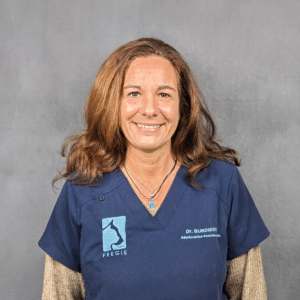 Photo de profil d'une vétérinaire du service de rééducation fonctionnelle.