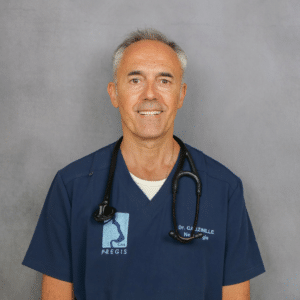 Photo de profil d'un vétérinaire du service de neurologie.