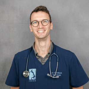 Photo de profil d'un vétérinaire du service de neurologie.