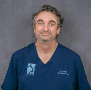 Photo de profil d'une vétérinaire du service d'ophtalmologie.