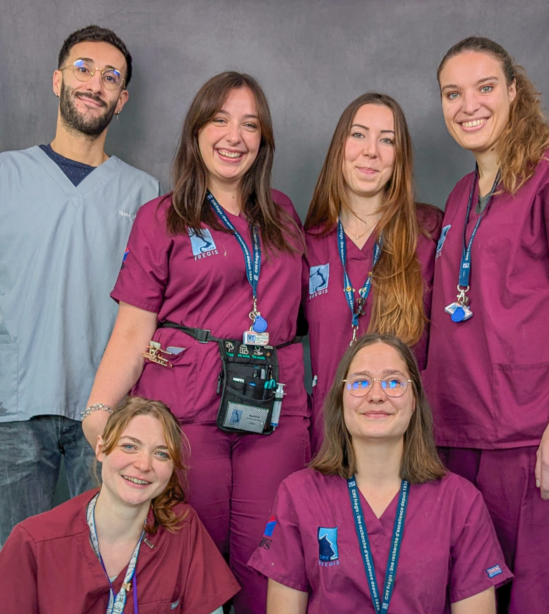 Photo d'un groupe d'ASV du CHV Frégis à l'occasion du vet Nurse day